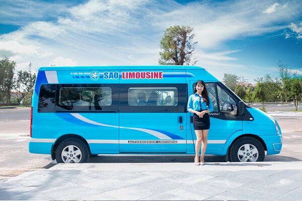 Xe Limousine 9 chỗ từ Nha Trang đi Ninh Thuận và ngược lại. Ảnh: AD